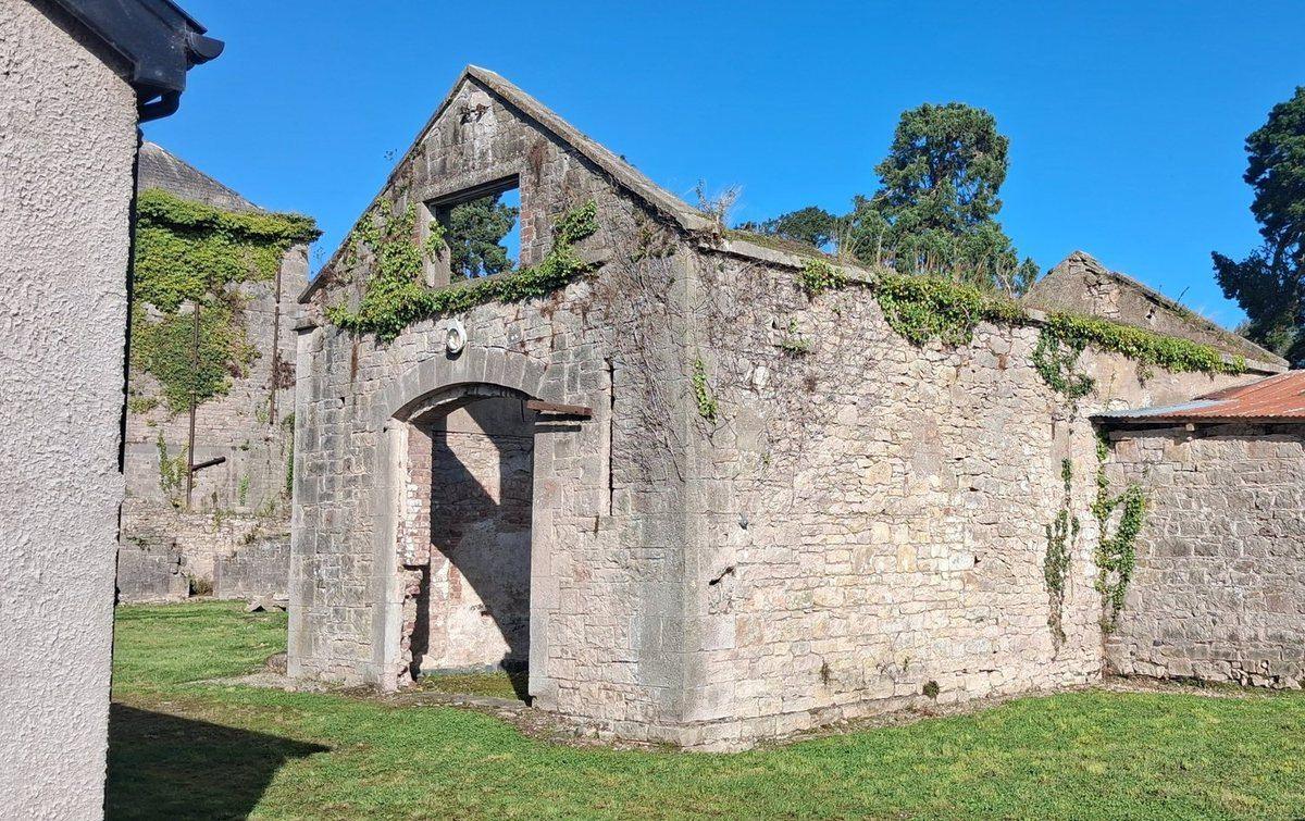 Carriage arch and oculus